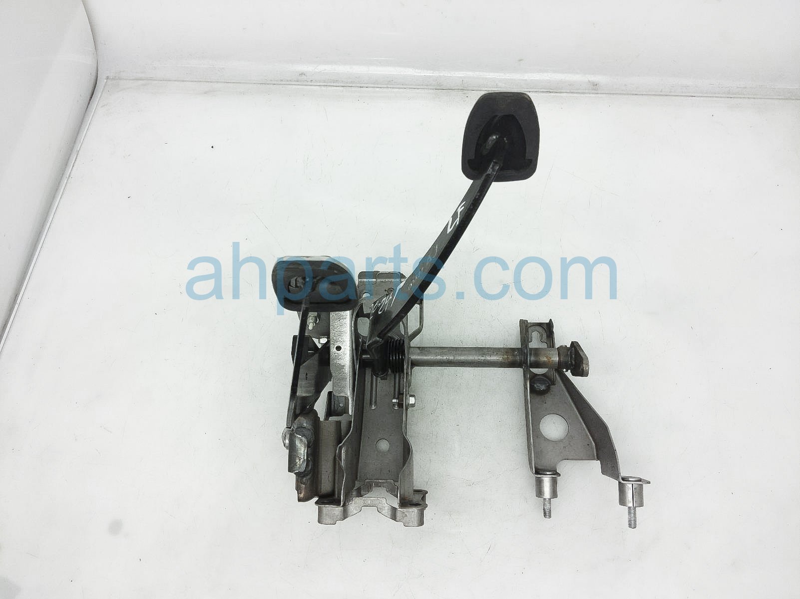 thumbnail image 2 of Clutches & Parts For Chevrolet Chevy II OER Clutch Fork Return 2 of 12