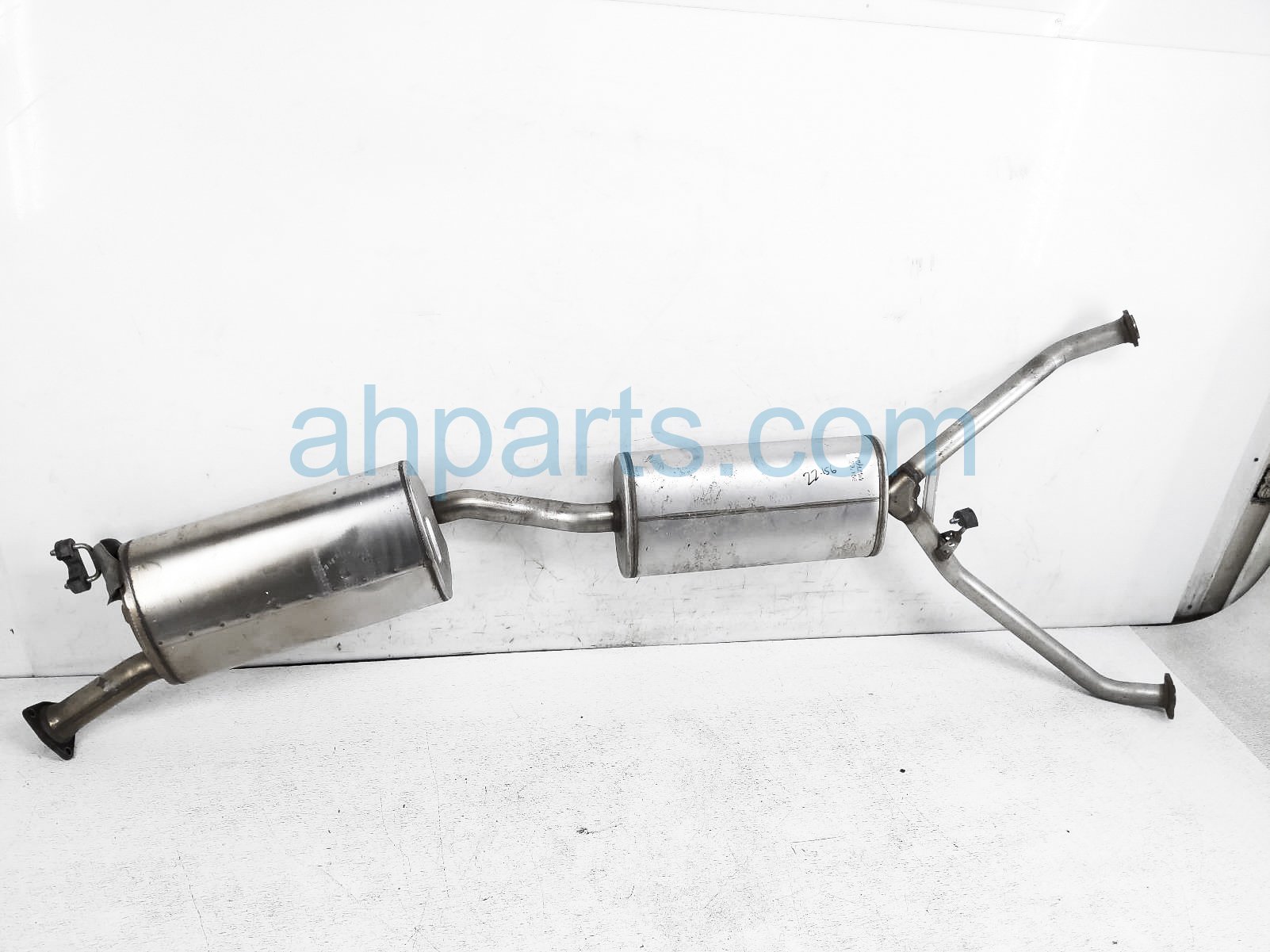 Sold 2020 Acura MDX Center Exhaust Muffler Dented 18307 TYR A51