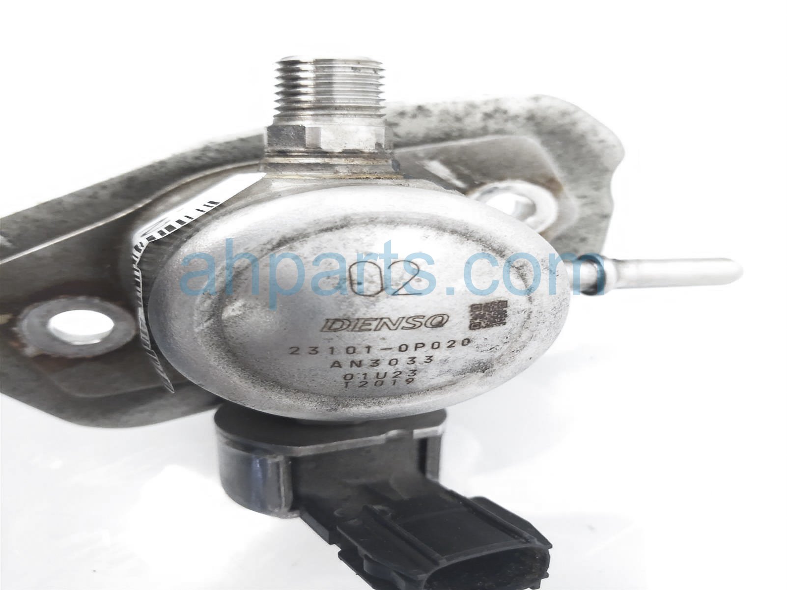 Sold Toyota Sienna Engine Mounted Fuel Pump Assy P