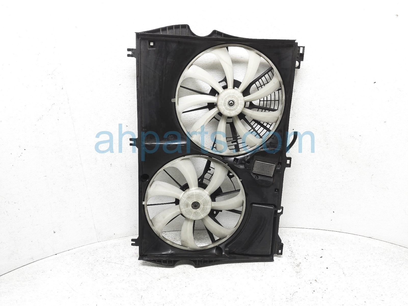 thumbnail interactive-video image 1 of Radiator Condenser Cooling Fan Assembly For 11-16 Toyota Sienna & Lexus RX350 – Dual Fans, HP99024 1 of 2