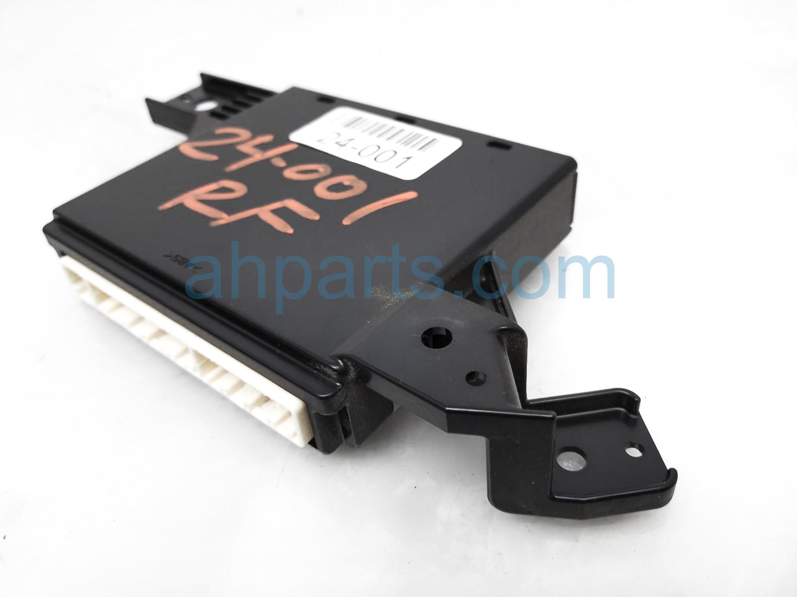 Used Toyota Sienna AC Amplifier Temperature Control Module 2014 - 88650-08180