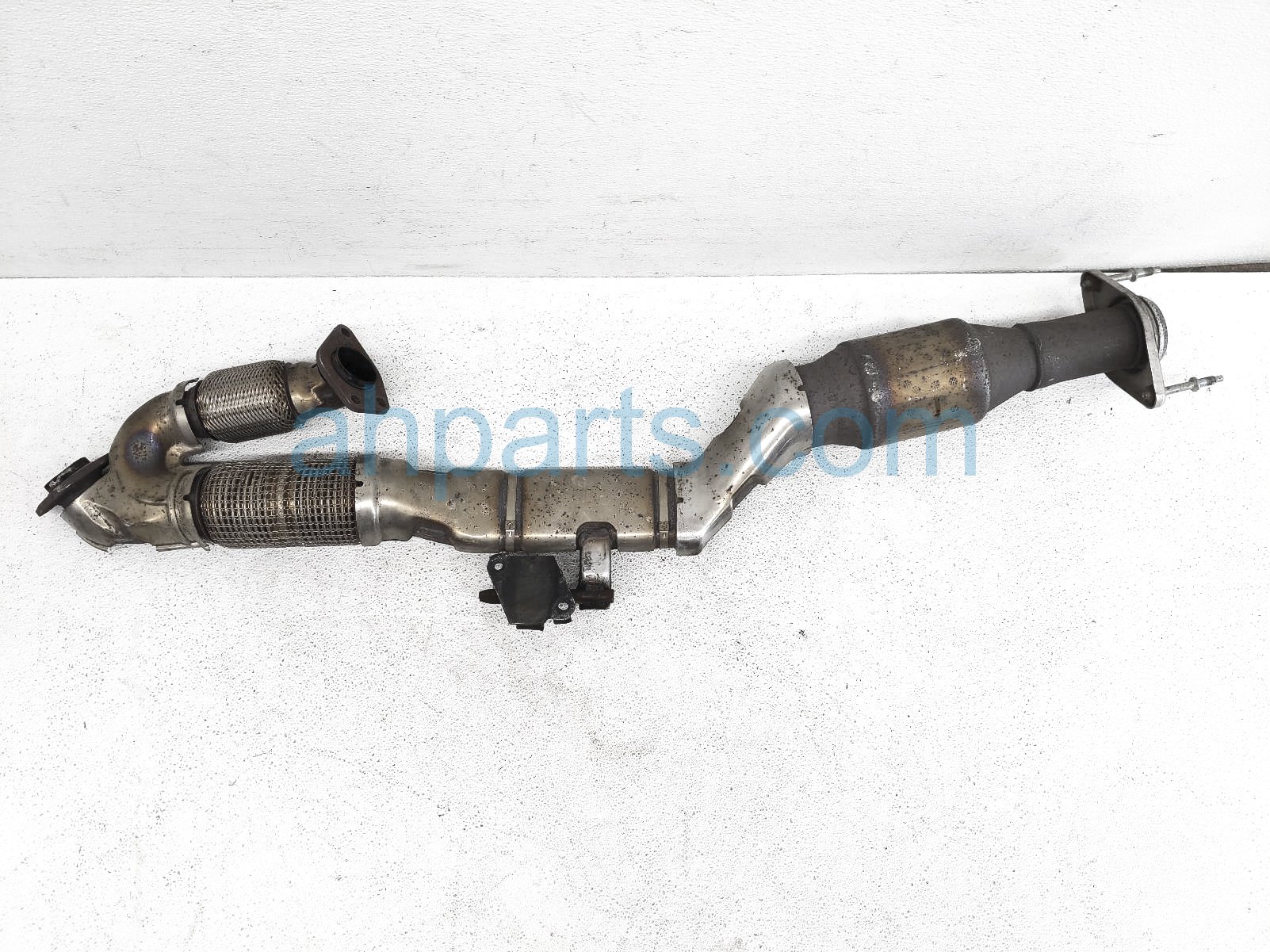 2022 Nissan Pathfinder Catalytic Front Pipe Exhaust Manifold