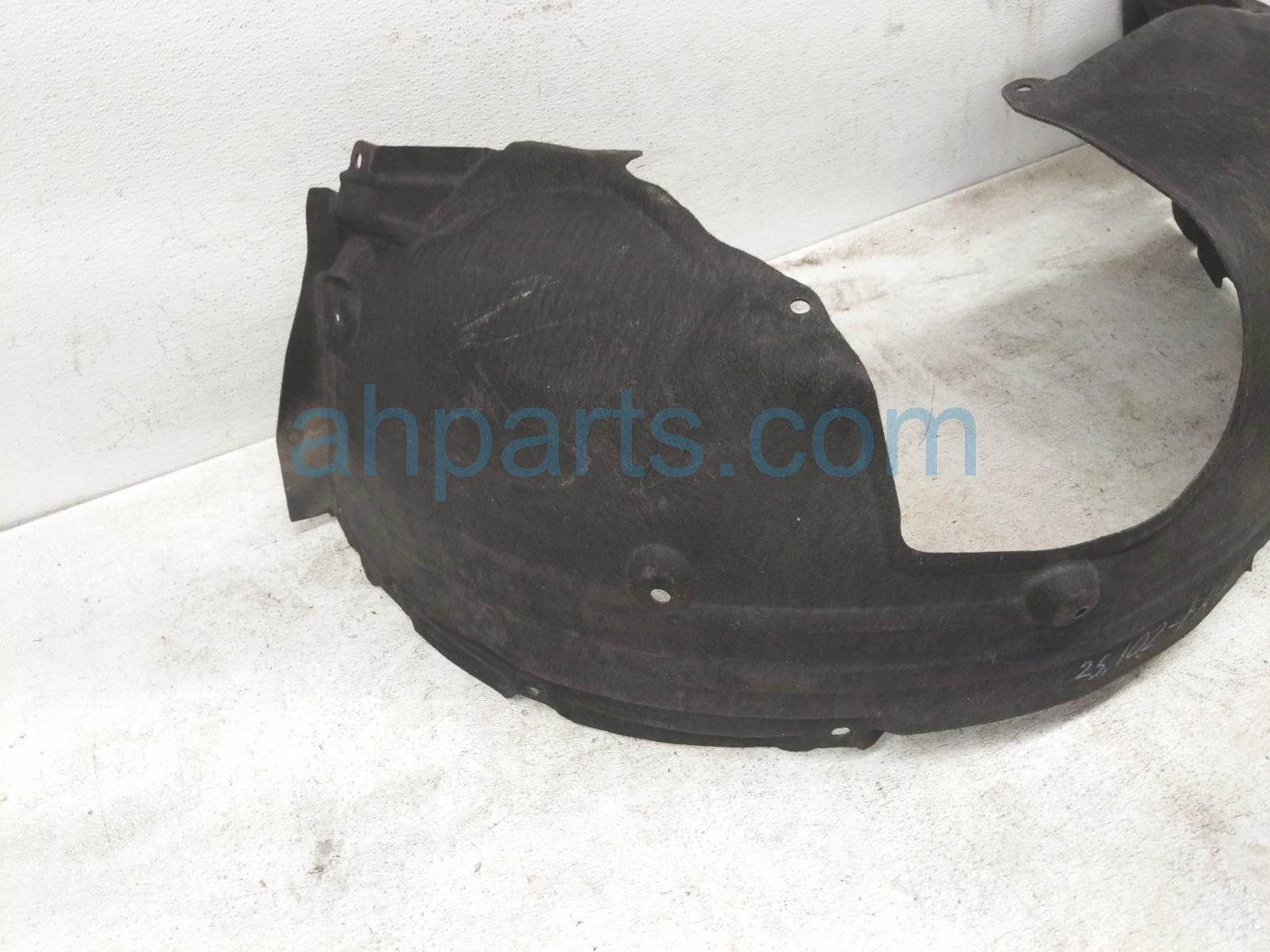 2025 Honda HR-V Front Passenger Inner Fender Liner - Rip 74100-3W0