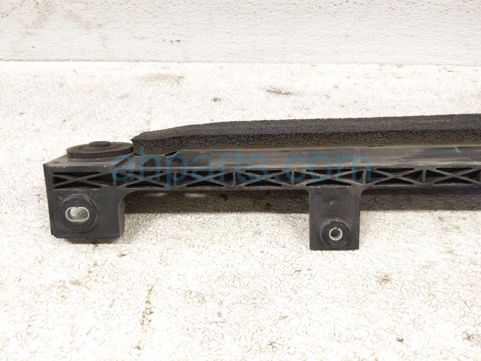 Motivpart Front Radiator Support Upper Cover – For 2021-2023 Nissan Rogue 215426RA0A