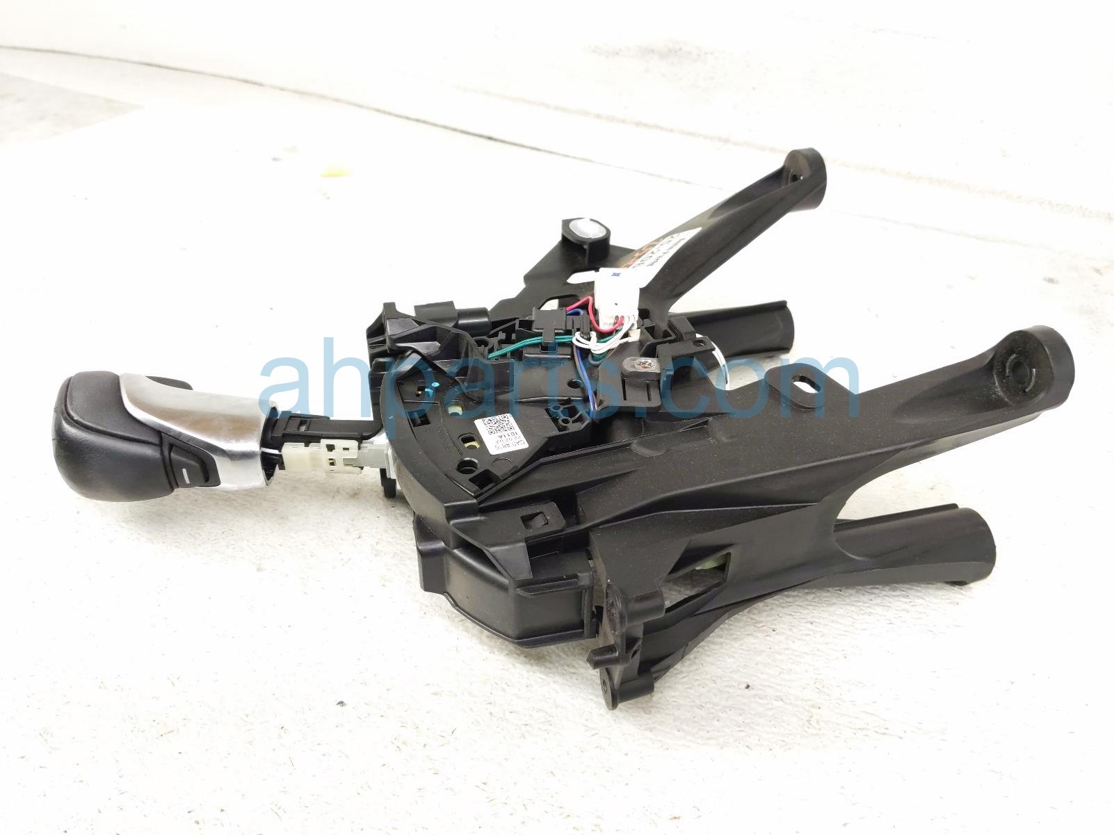 thumbnail image 2 of 2013-2018 Nissan Altima Automatic Floor Shifter Assembly - OEM Used 2 of 3