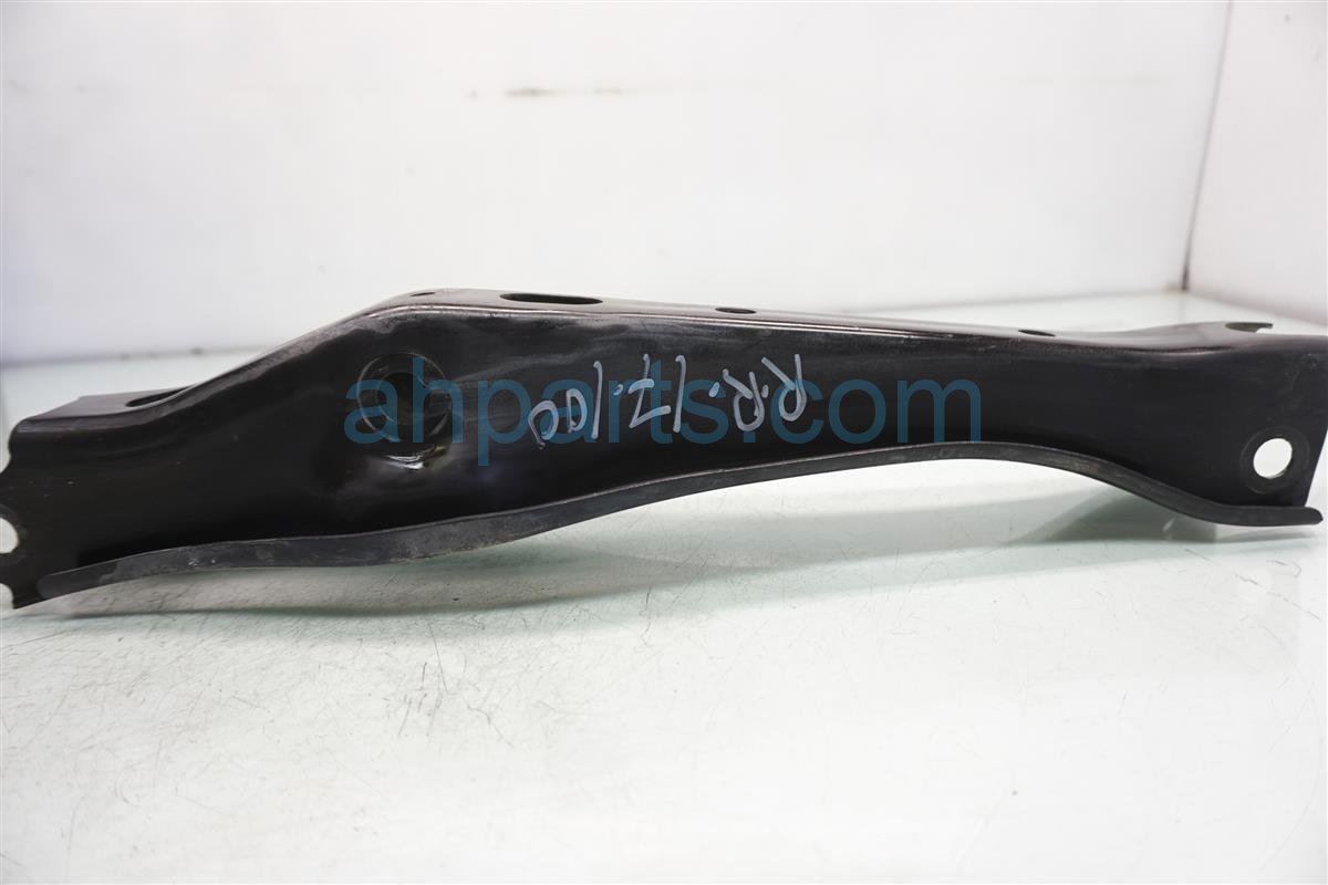 $45 Acura RR/RH STRUT SEAT ARM