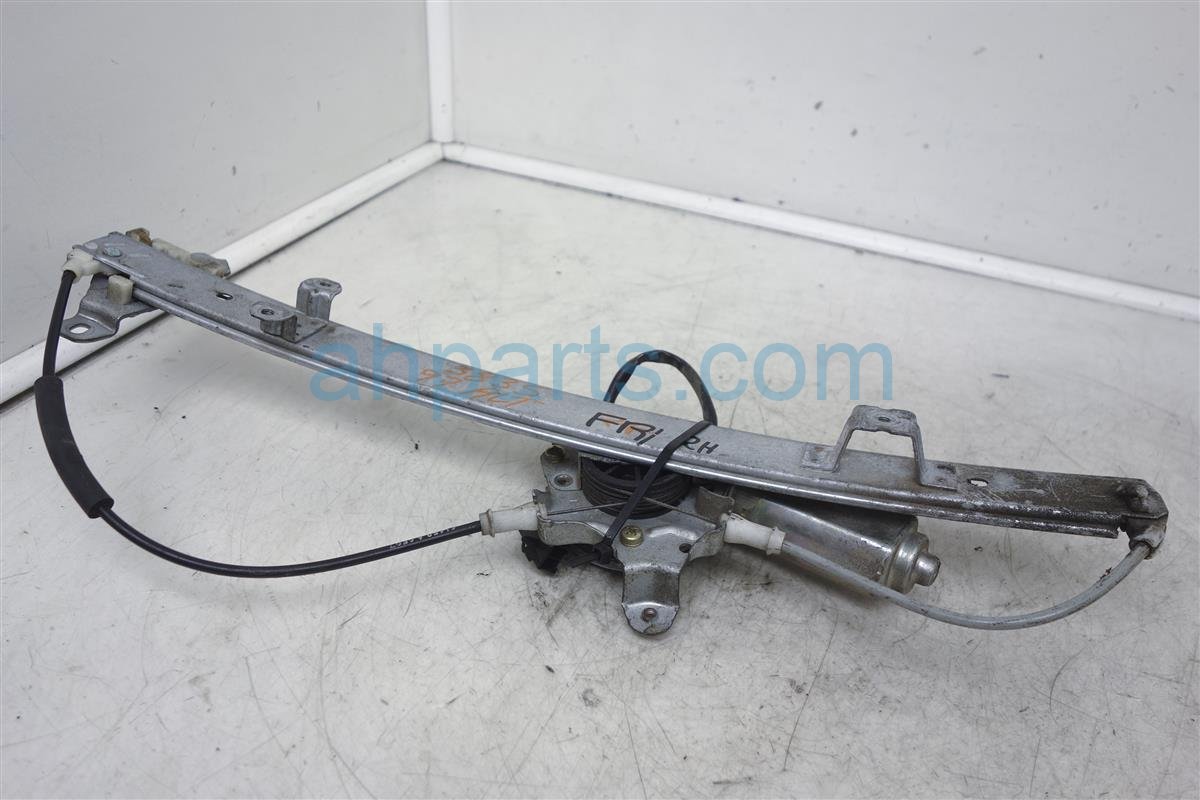$25 Nissan FR/RH WINDOW REGULATOR