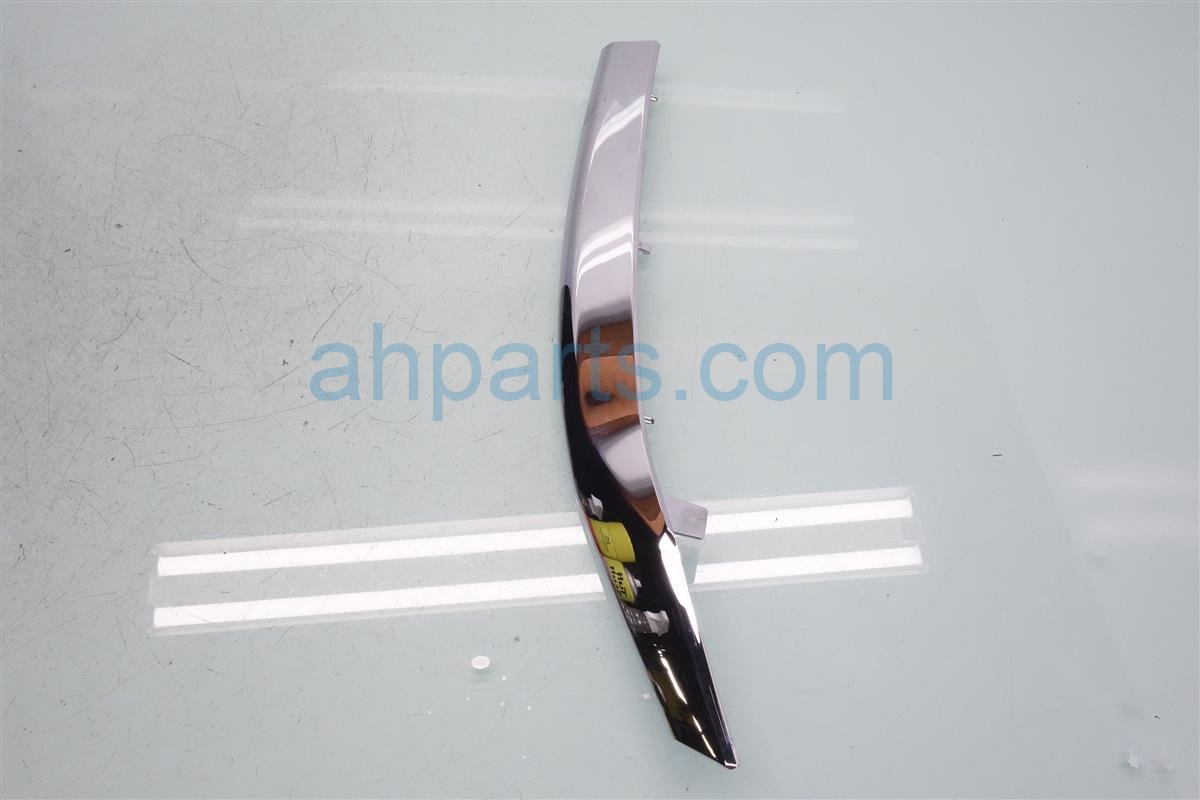 $19 Honda LH UPPER GRILLE CHROME MOULDING