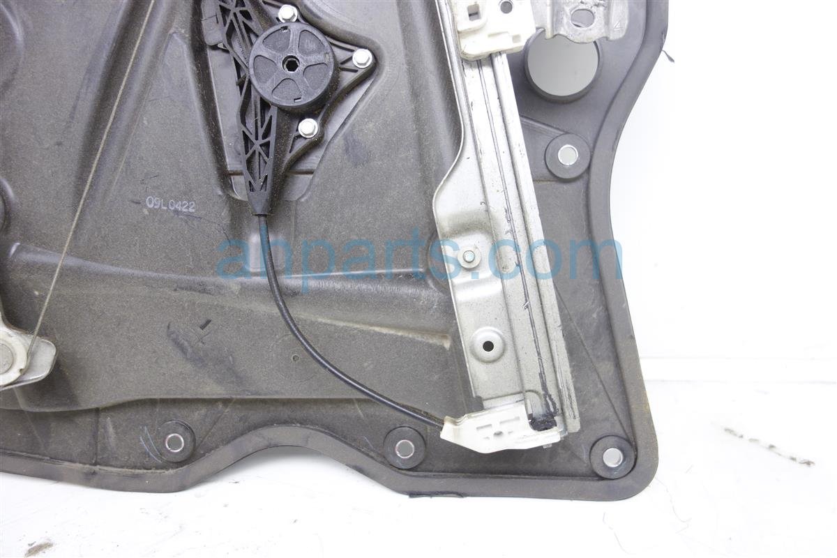 thumbnail image 2 of Evan-Fischer Window Regulator For 2014-2018 Nissan Rogue Front Passenger Side With Motor 2 Pins 2 of 5