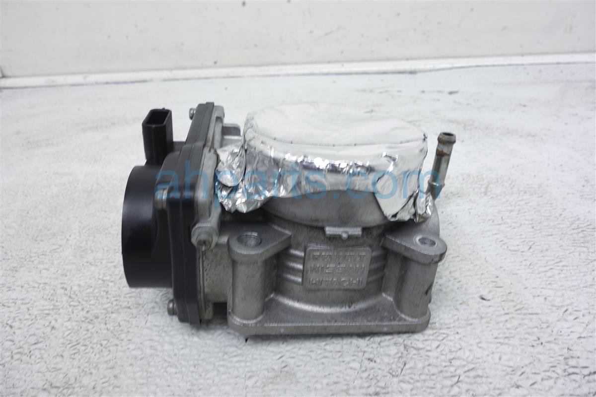 $35 Infiniti LEFT THROTTLE BODY