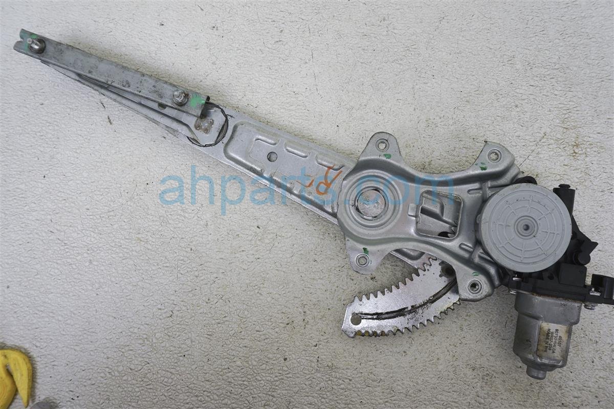 $49 Nissan FR/RH WINDOW REGULATOR & MOTOR -