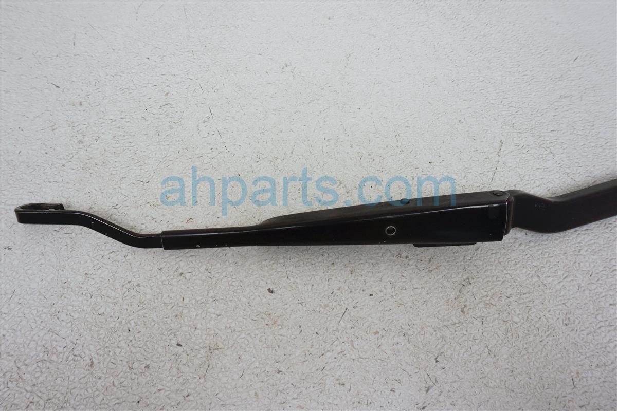 $20 Lexus RH WINDSHIELD WIPER ARM