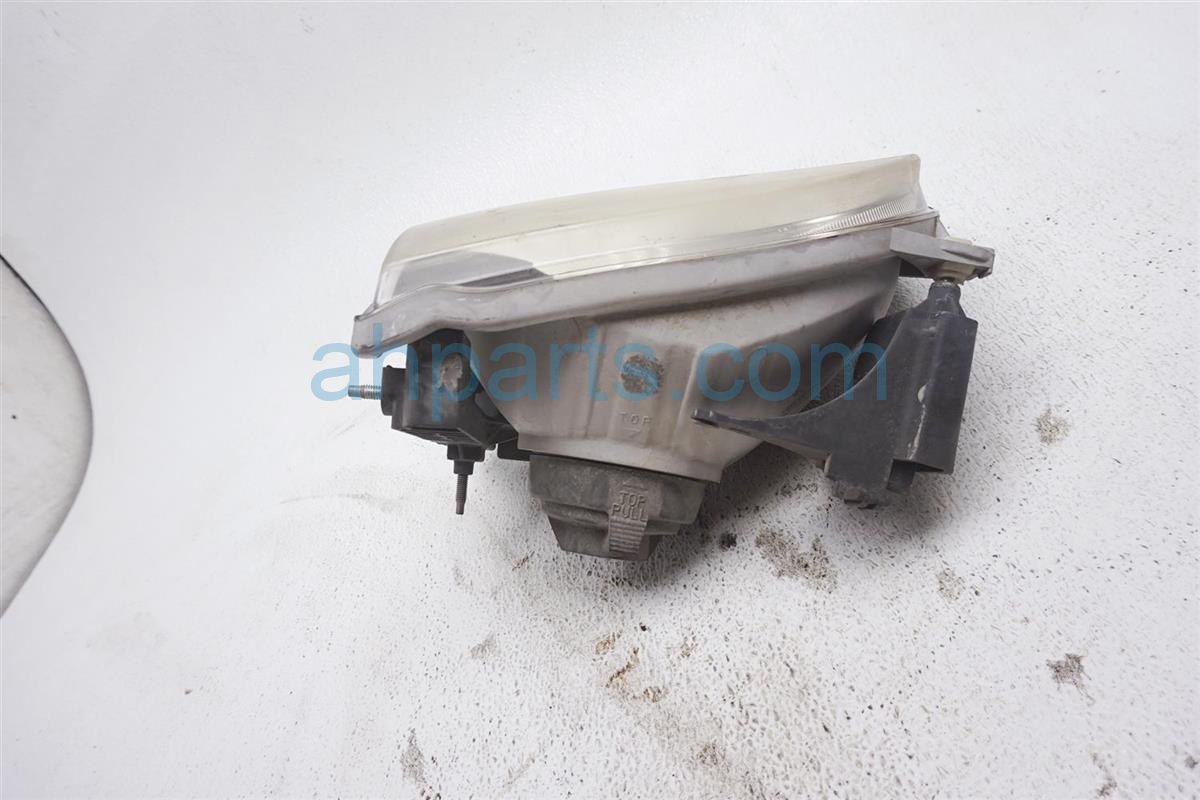 $50 Toyota LH HEAD LIGHT / LAMP - HAZING