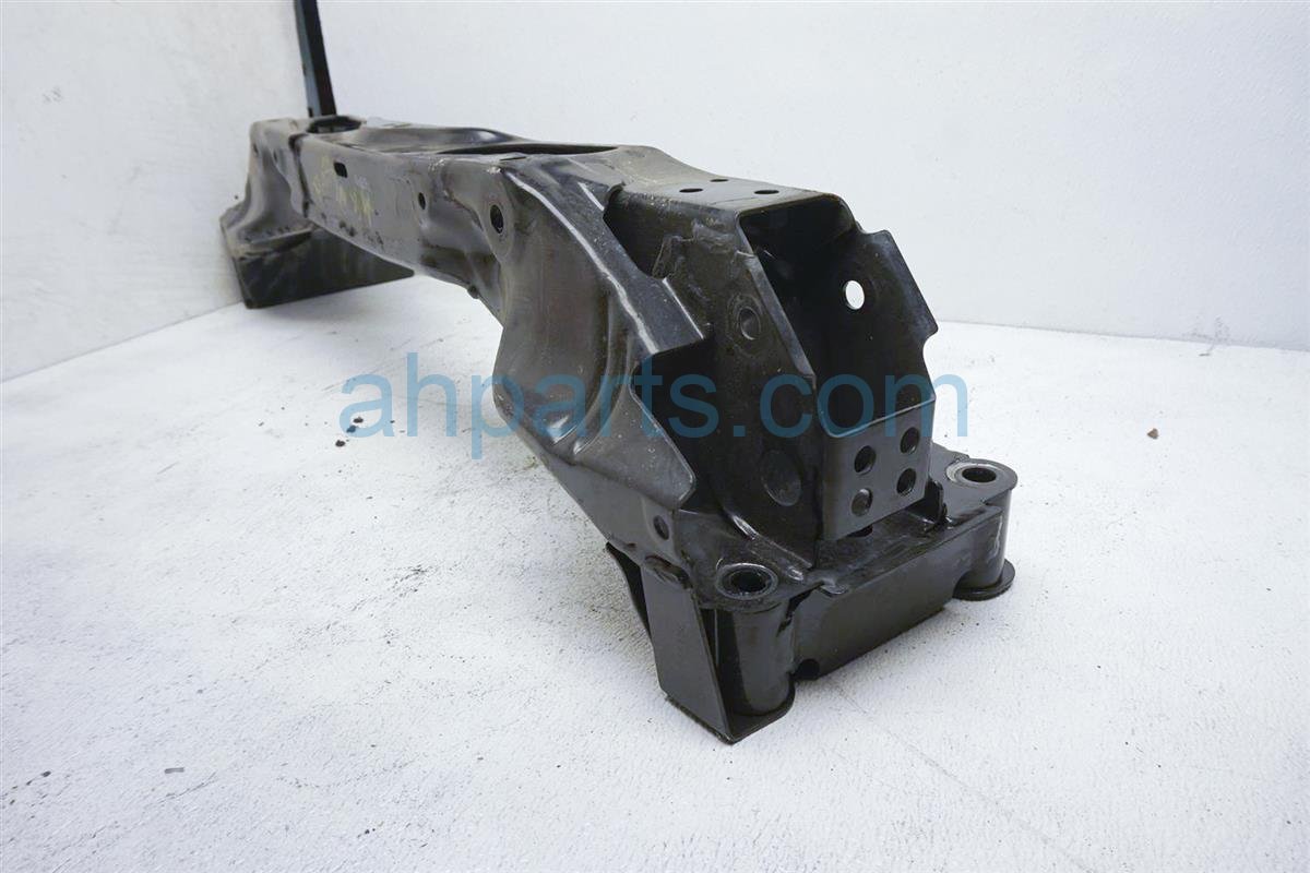 $75 Toyota CENTER SUBFRAME / CRADLE