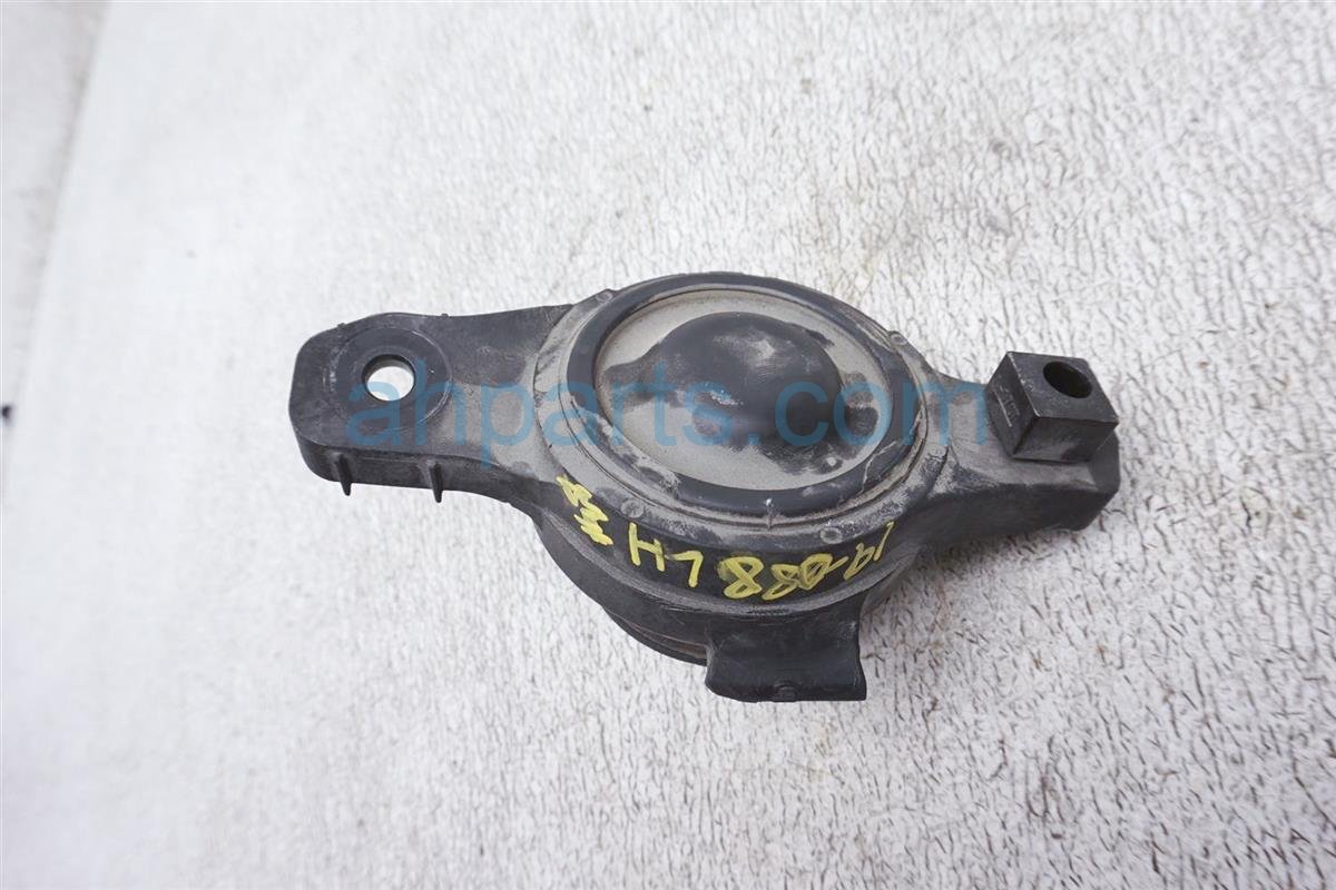 $39 Toyota FR/LH ENGINE MOUNT