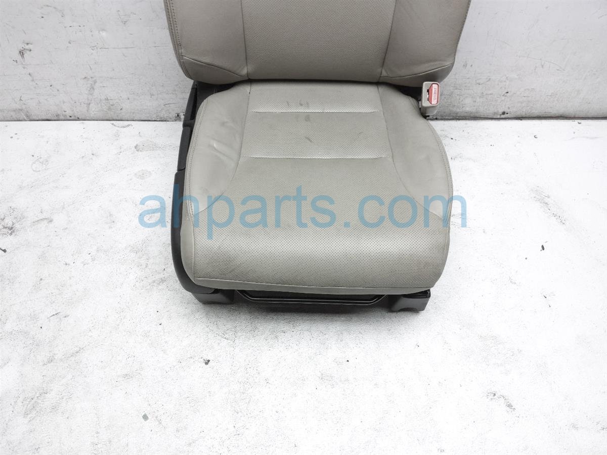$115 Honda FR/RH SEAT - LEATHER - TAN - NOTES