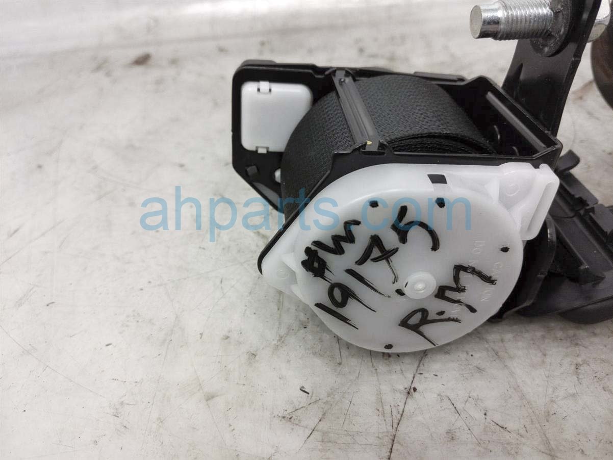 $25 Infiniti REAR MIDDLE SEAT BELT - BLACK $25 Infiniti REAR MIDDLE SEAT BELT - BLACK