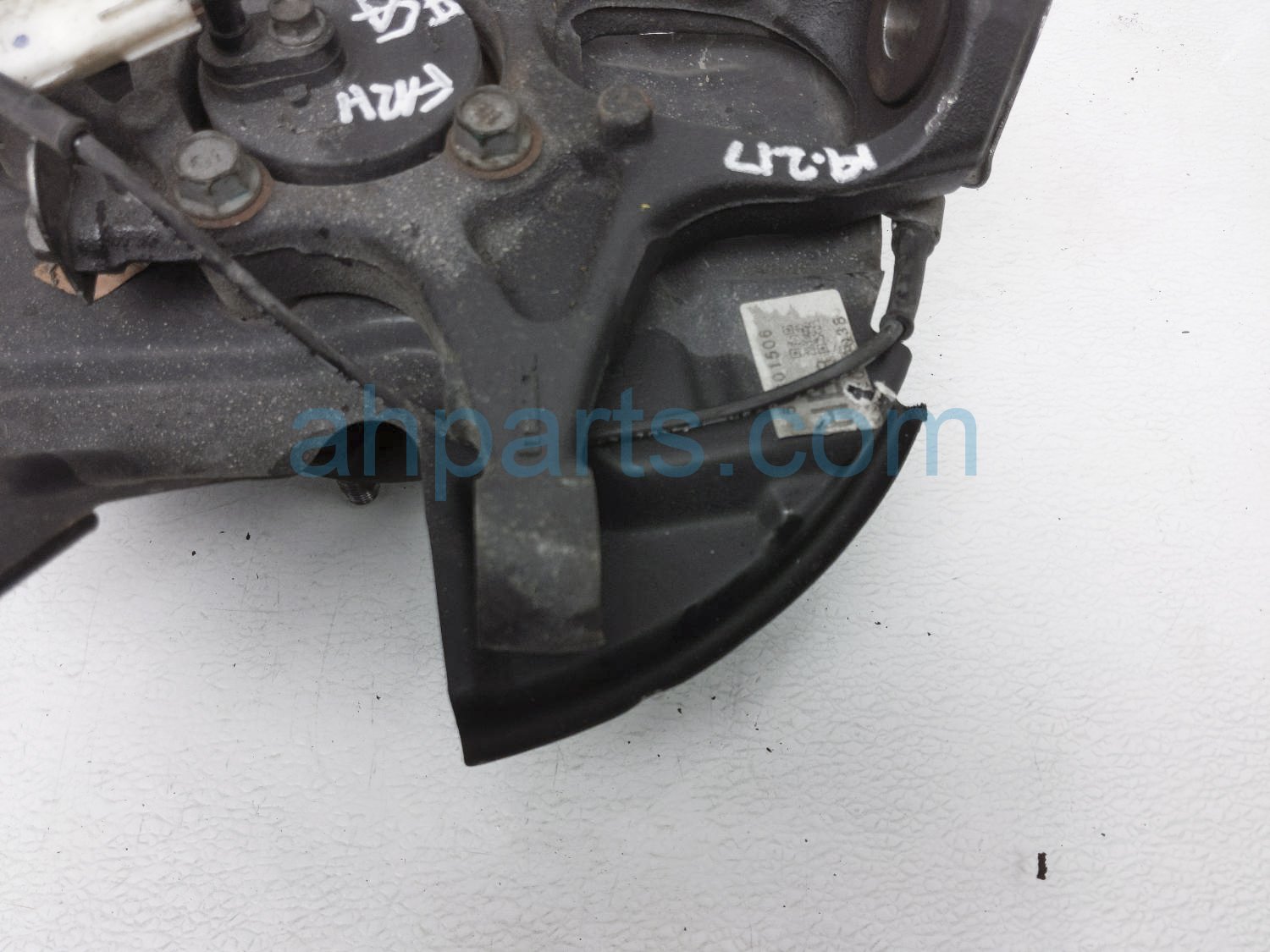 $69 Mazda FR/R SPINDLE KNUCKLE $69 Mazda FR/R SPINDLE KNUCKLE