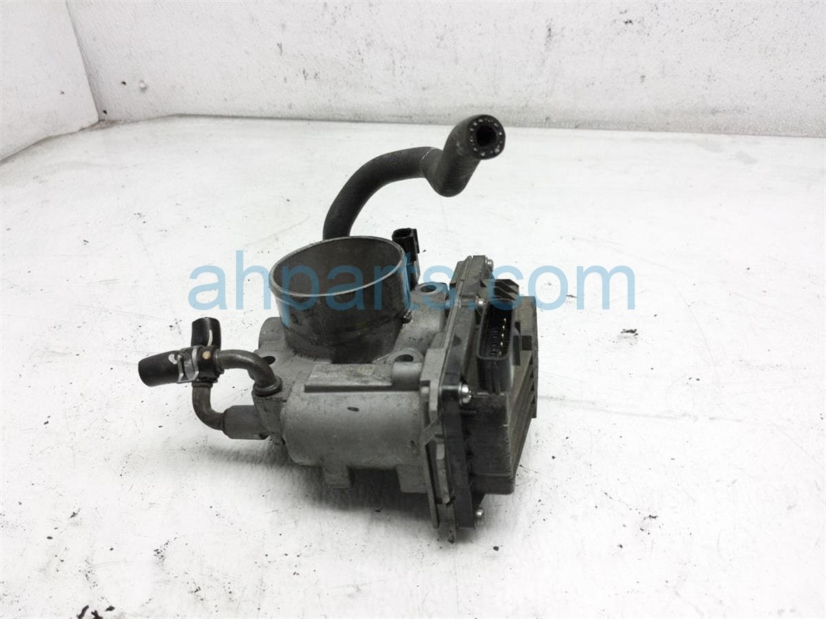 $35 Honda THROTTLE BODY -