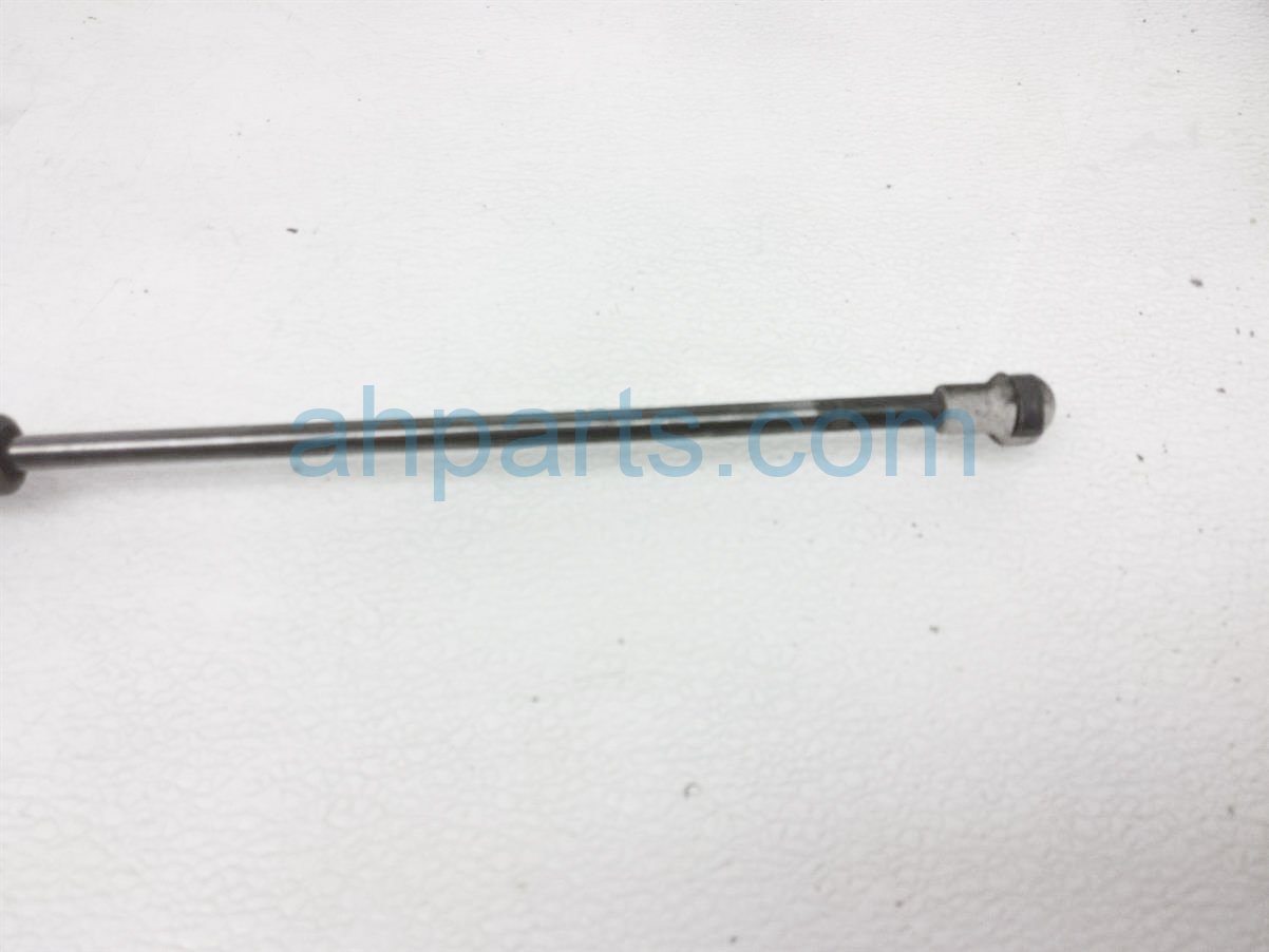 $15 Nissan RR/RH TAIL GATE STRUT $15 Nissan RR/RH TAIL GATE STRUT