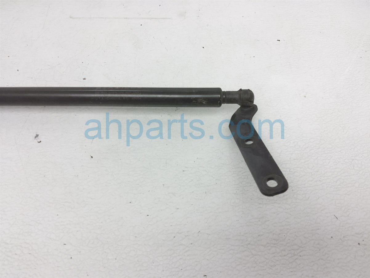 $15 Nissan RR/LH TAIL GATE GATE STRUT $15 Nissan RR/LH TAIL GATE GATE STRUT