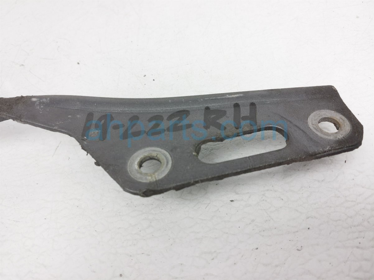 $10 Honda RH HOOD HINGE $10 Honda RH HOOD HINGE