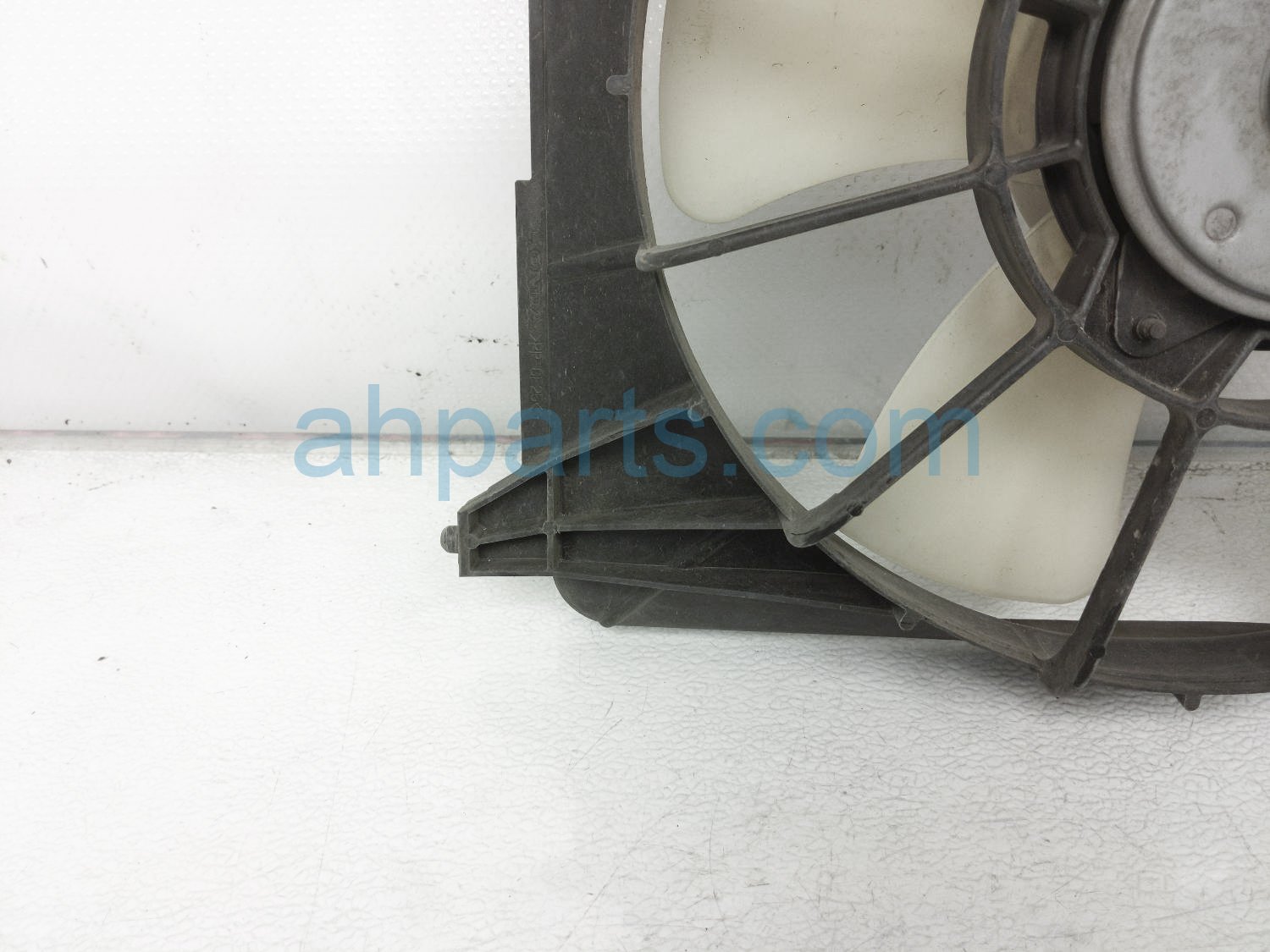 thumbnail interactive-video image 1 of Munirater Radiator Cooling Fan Assembly For Honda Civic LX-P 2.0L (2016-2021) – Direct Fit 1 of 5