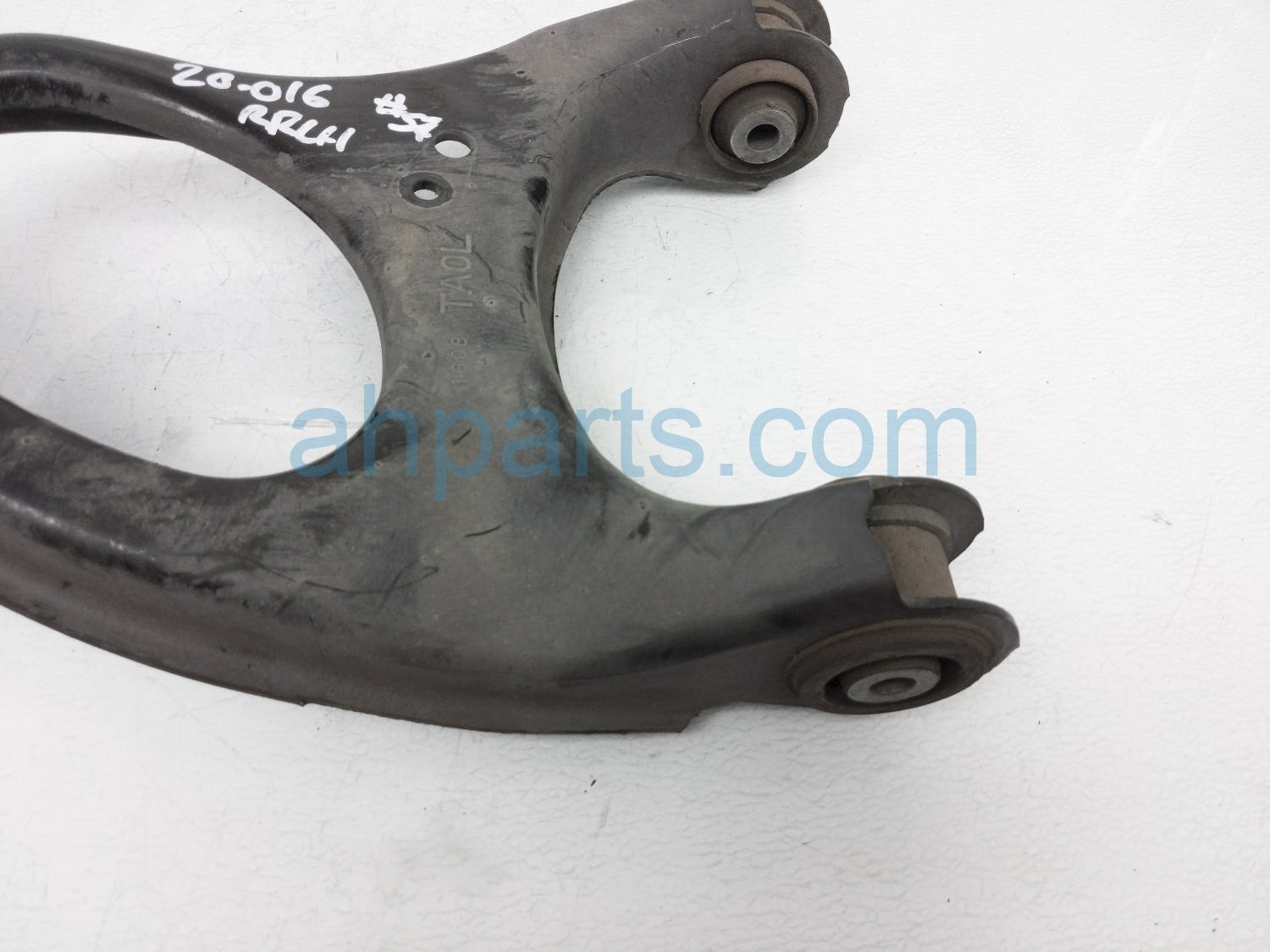 $20 Acura RR/LH UPPER CONTROL ARM $20 Acura RR/LH UPPER CONTROL ARM