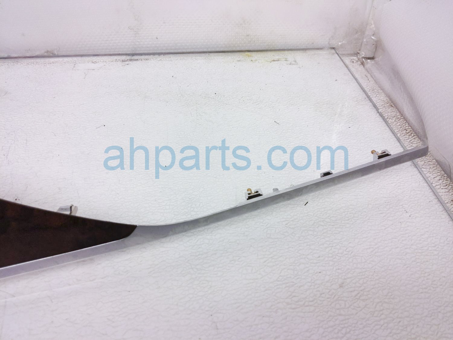 $30 BMW FRONT DASH VENT ASSY W/ HAZ LIGHT $30 BMW FRONT DASH VENT ASSY W/ HAZ LIGHT