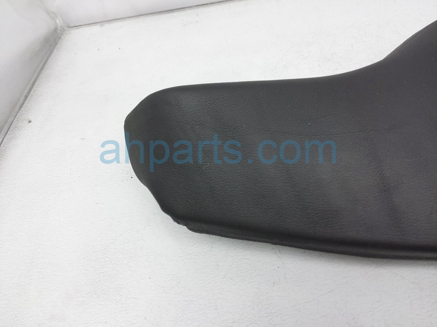 $40 BMW RR/RH SEAT BOLSTER PORTION - BLACK