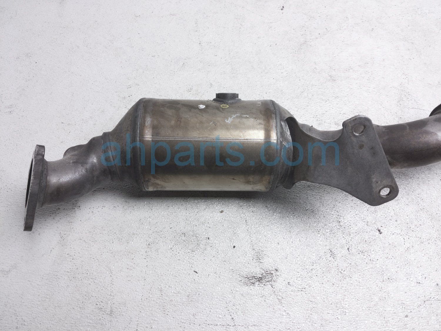 $495 Porsche RH CATALYTIC CONVERTER EXHAUST PIPE $495 Porsche RH CATALYTIC CONVERTER EXHAUST PIPE