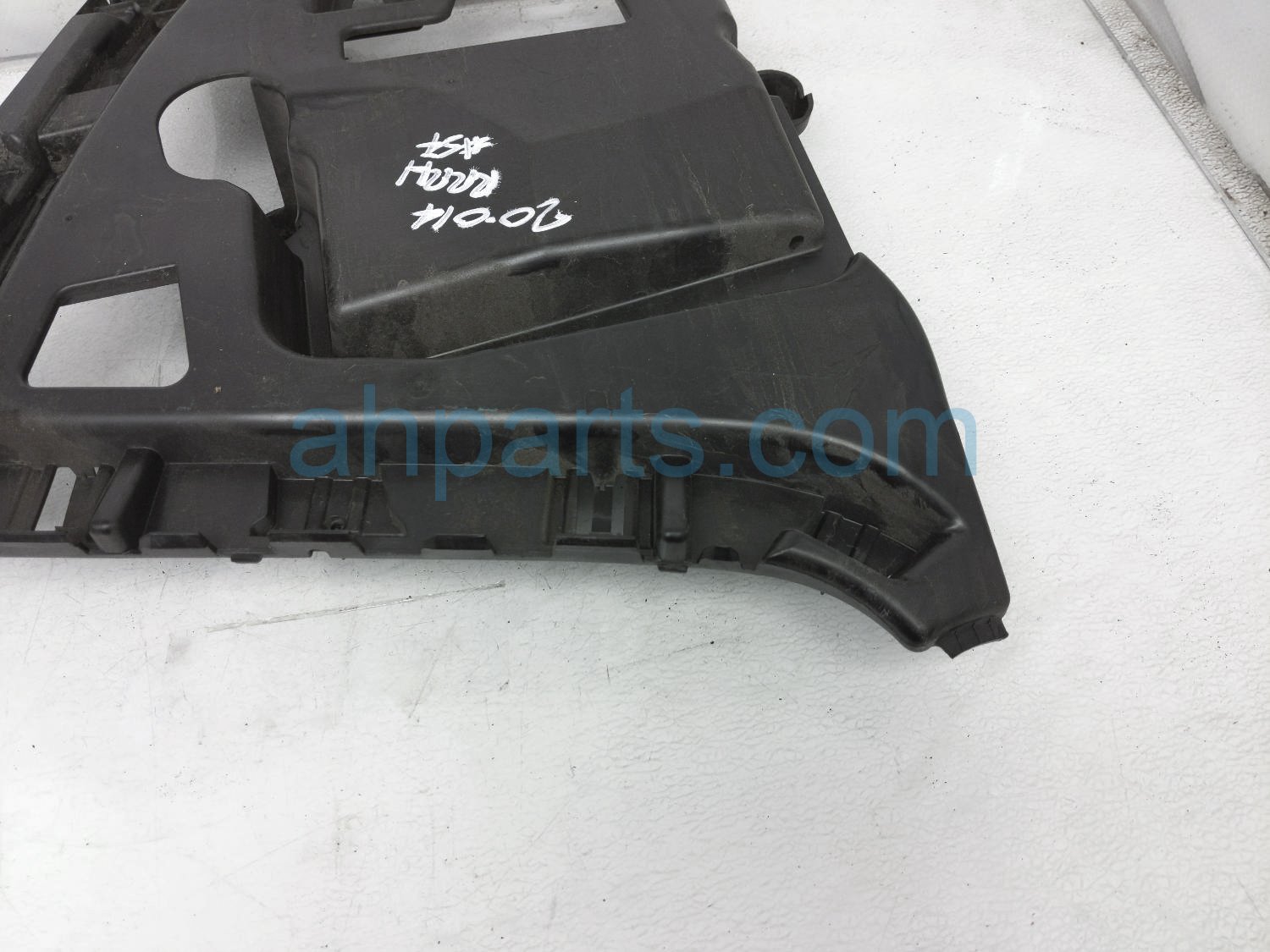 $19 BMW RR/RH BUMPER SUPPORT $19 BMW RR/RH BUMPER SUPPORT