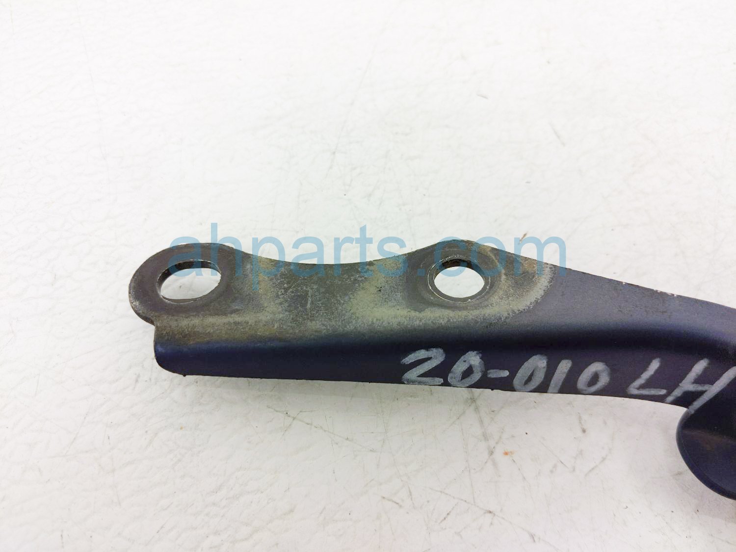 $8 Toyota LH HOOD HINGE - BLUE $8 Toyota LH HOOD HINGE - BLUE