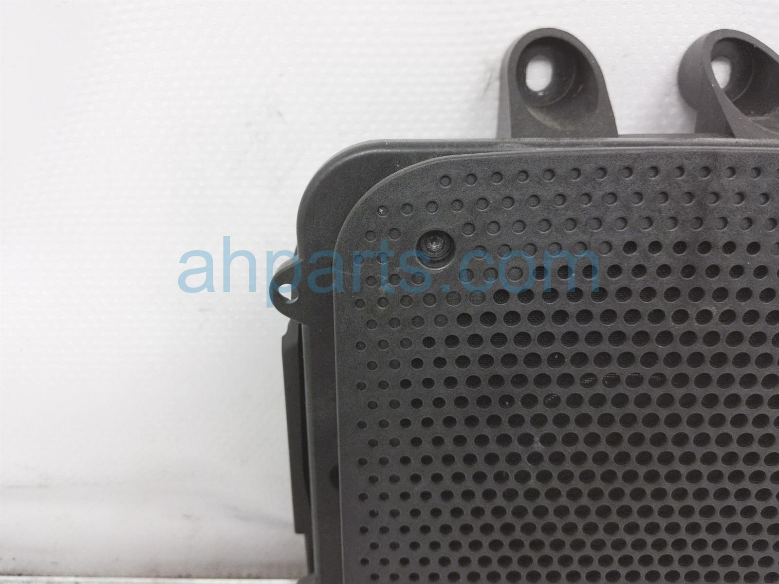 $89 BMW RH SUB WOOFER SPEAKER $89 BMW RH SUB WOOFER SPEAKER