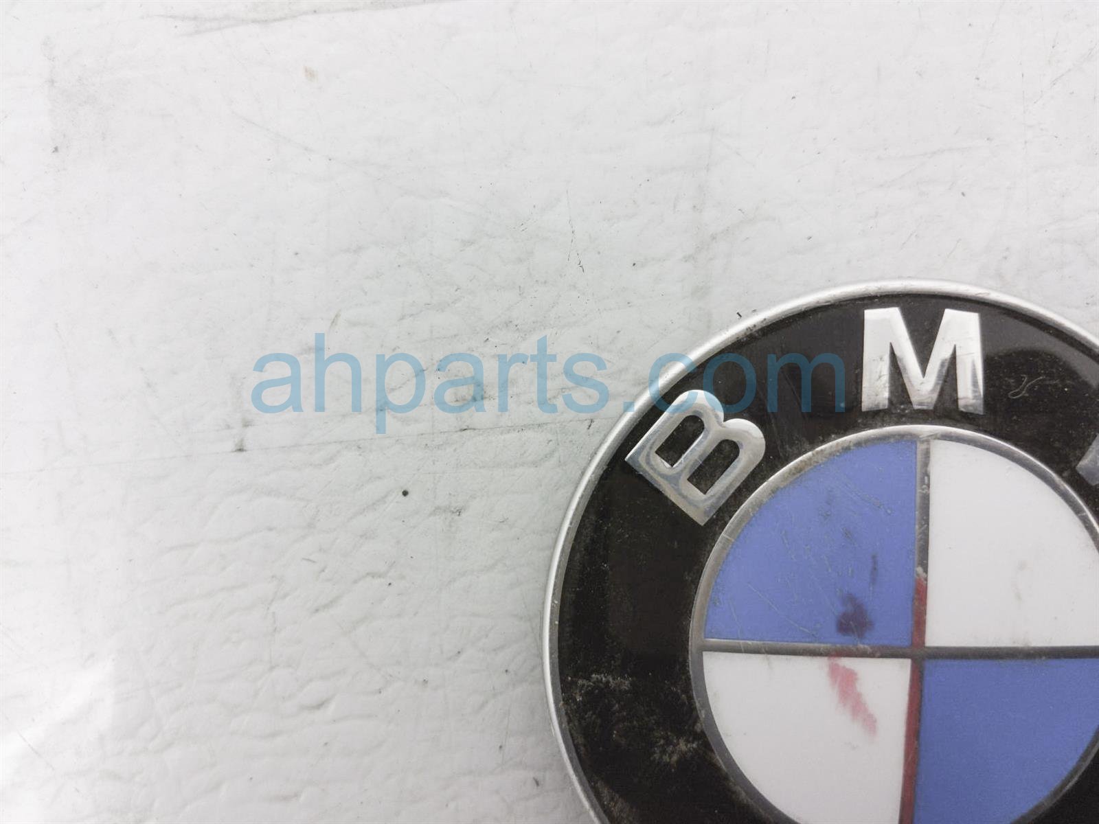 $10 BMW ENGINE COVER EMBLEM $10 BMW ENGINE COVER EMBLEM