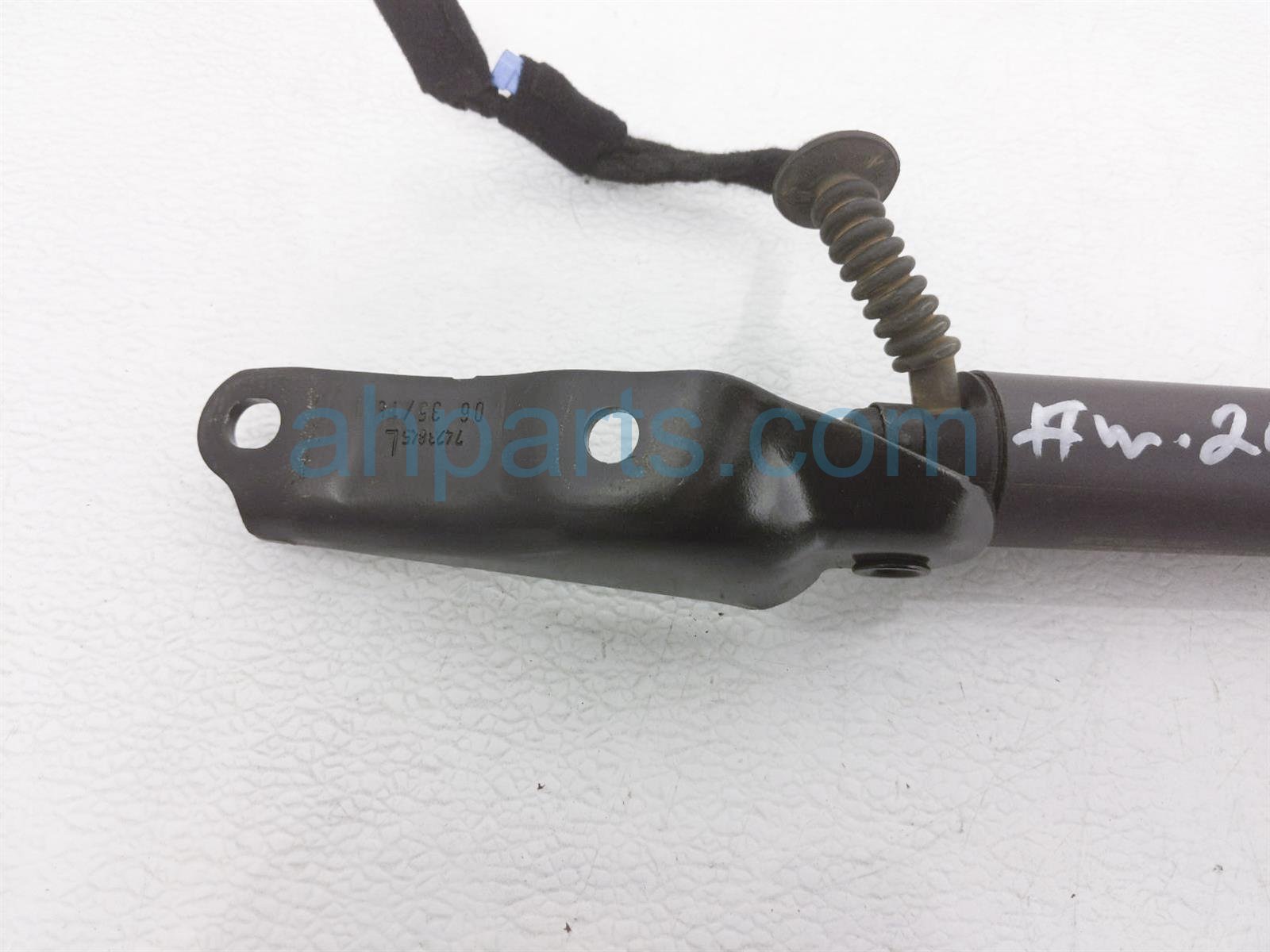 $125 BMW RR/LH TAIL GATE STRUT $125 BMW RR/LH TAIL GATE STRUT