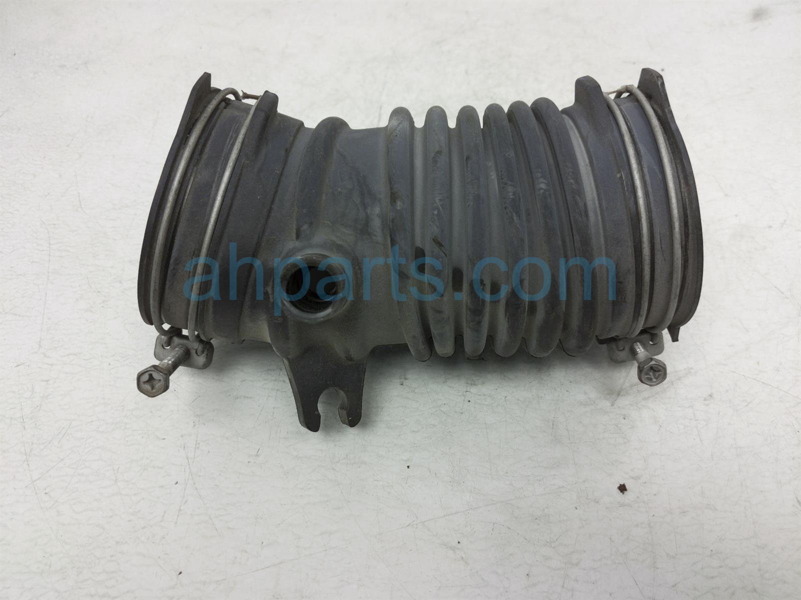 $20 Toyota AIR CLEANER AIR FLOW TUBE $20 Toyota AIR CLEANER AIR FLOW TUBE