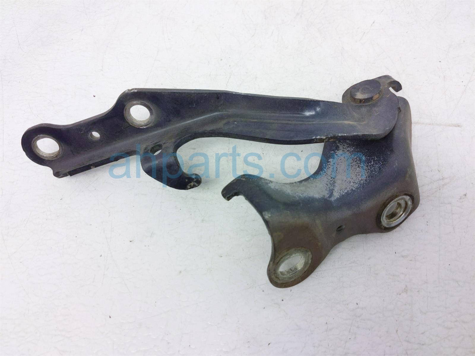 $18 Toyota RH HOOD HINGE $18 Toyota RH HOOD HINGE