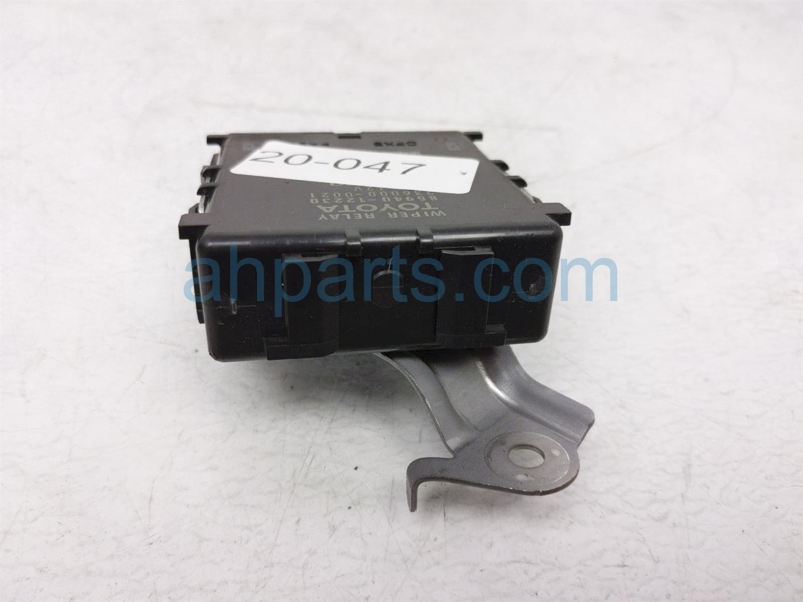 $25 Toyota WINDSHIELD WIPER RELAY CONTROL UNIT $25 Toyota WINDSHIELD WIPER RELAY CONTROL UNIT