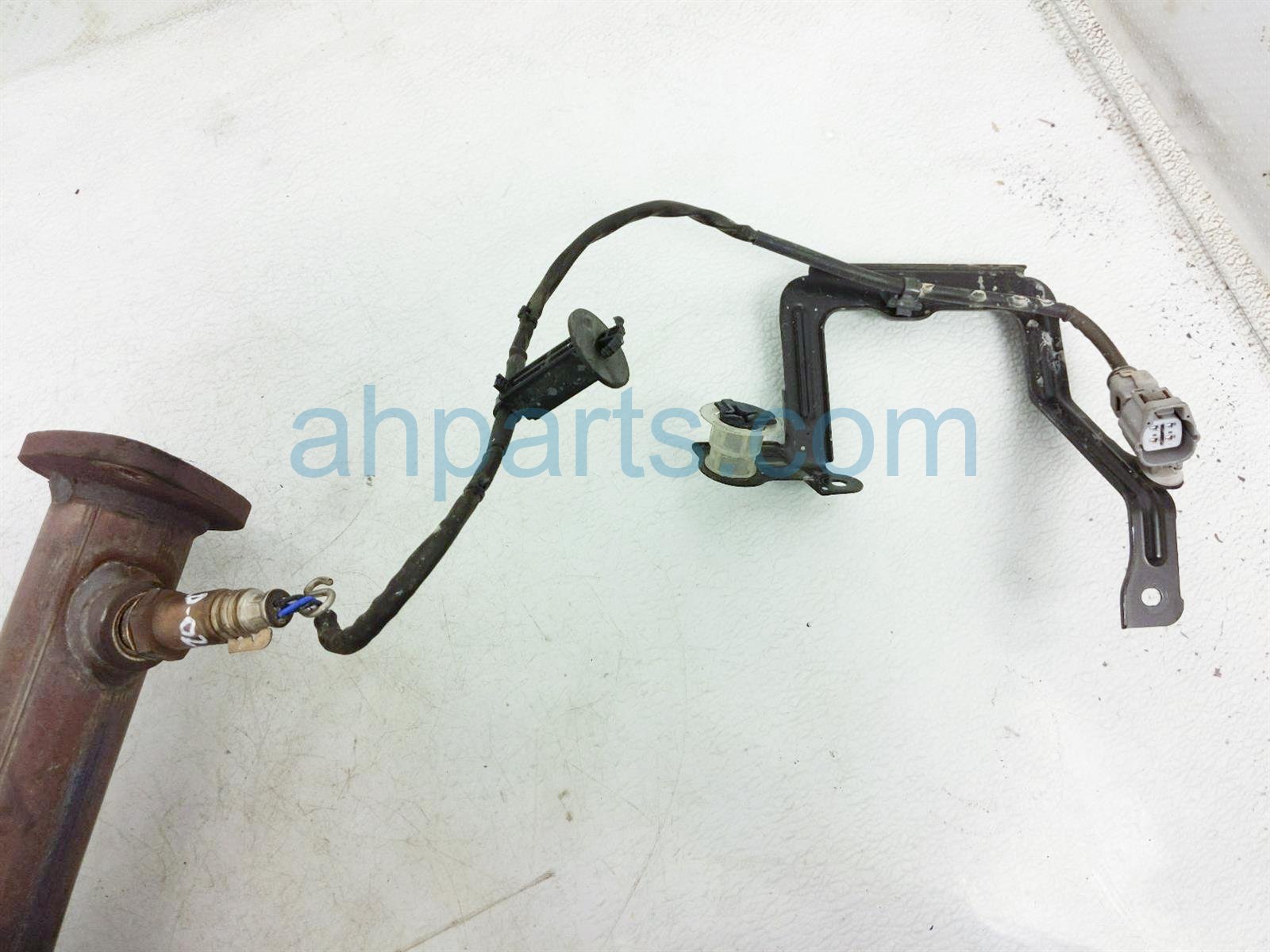 $25 Lexus EXHAUST CROSSPIPE OXYGEN SENSOR $25 Lexus EXHAUST CROSSPIPE OXYGEN SENSOR