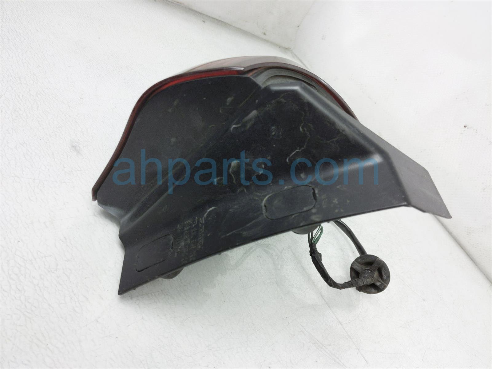 $35 Subaru LH TAIL LIGHT/LAMP (ON BODY) $35 Subaru LH TAIL LIGHT/LAMP (ON BODY)