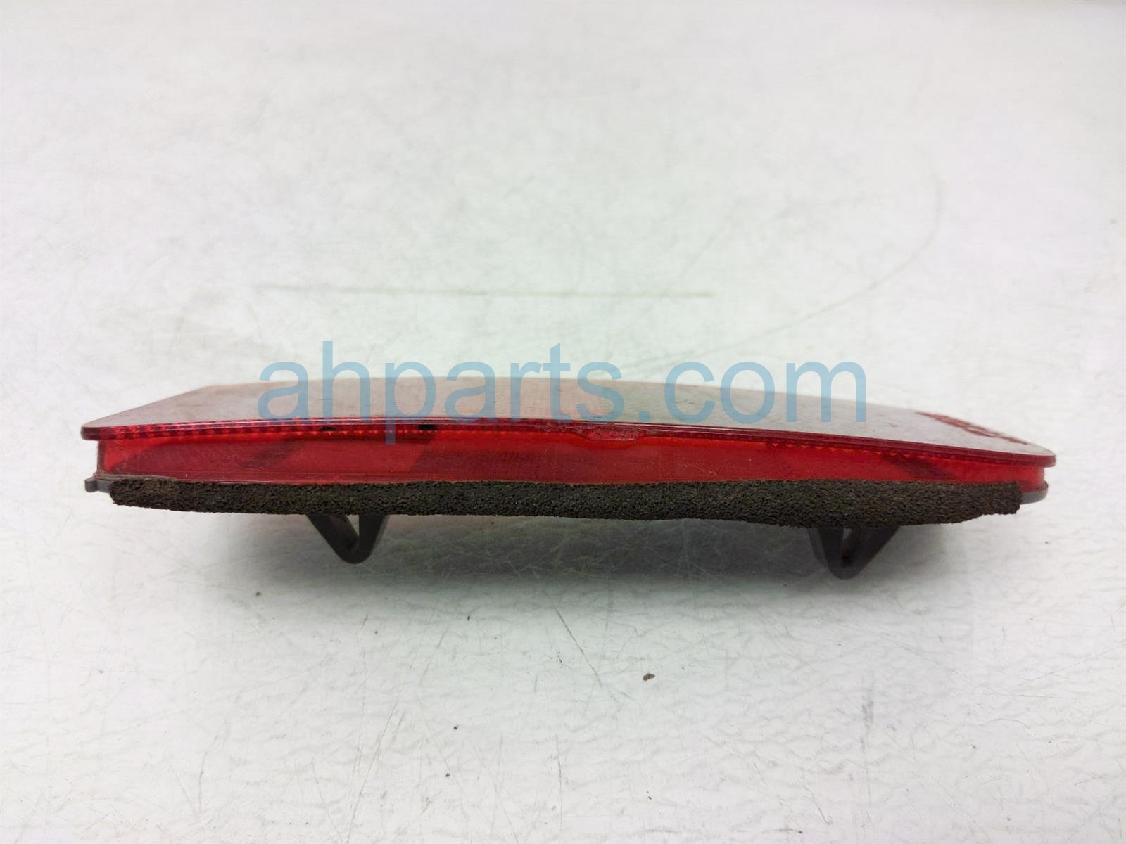 $7 Subaru RR/LH LOWER BUMPER REFLECTOR $7 Subaru RR/LH LOWER BUMPER REFLECTOR