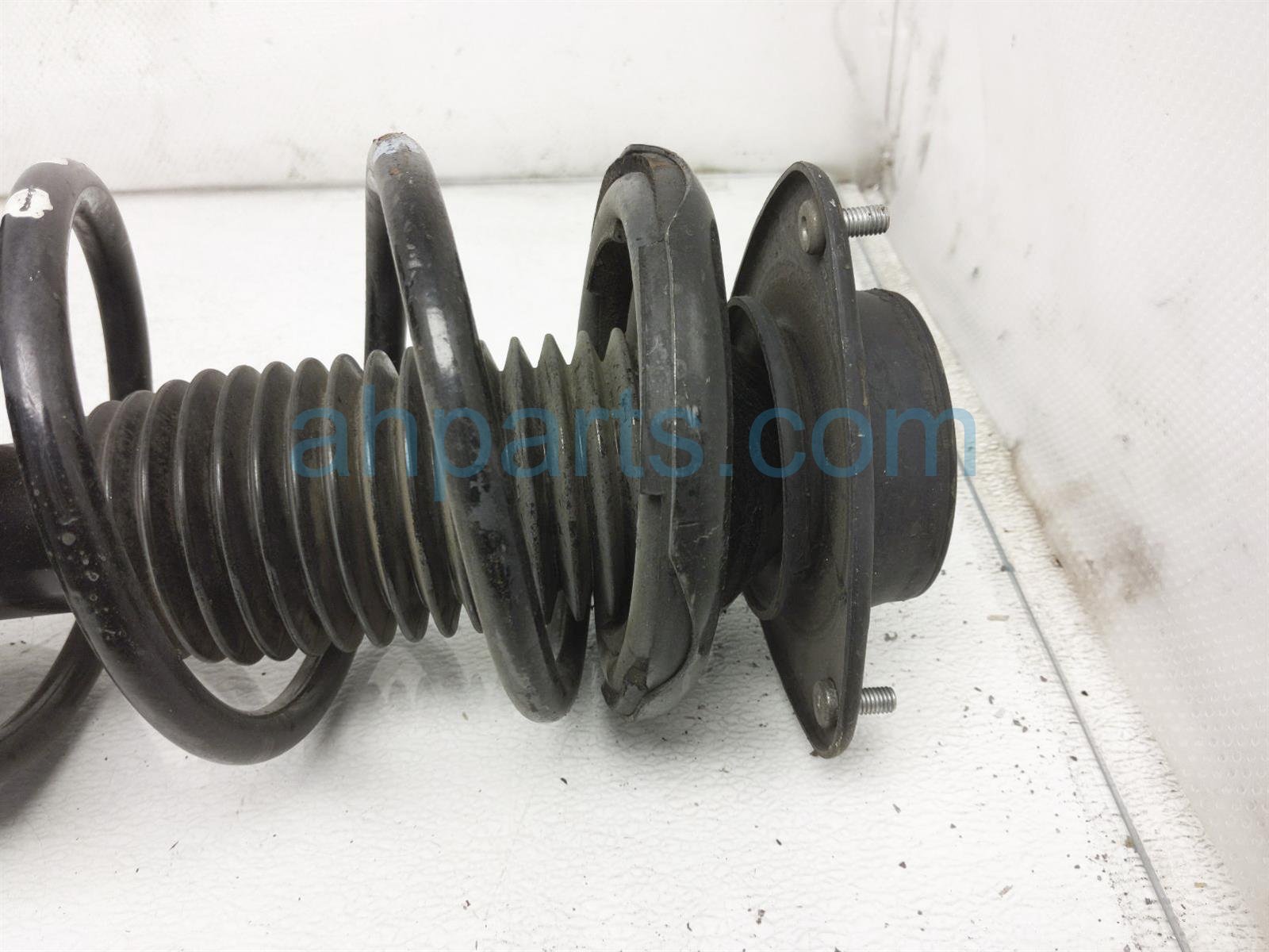 $39 Subaru FR/RH SHOCK STRUT + SPRING