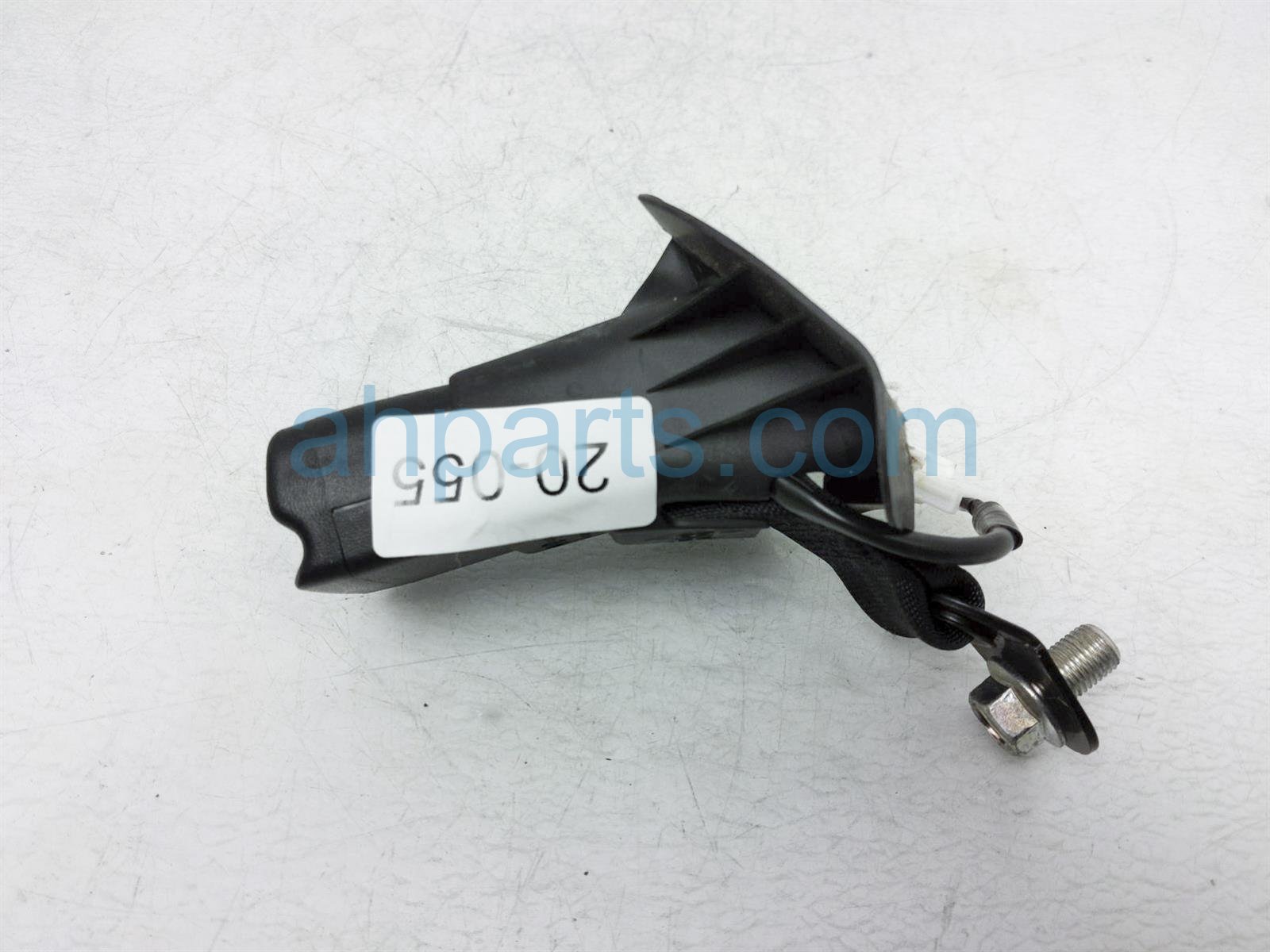 $19 Toyota RR/RH SEAT BUCKLE - BLACK $19 Toyota RR/RH SEAT BUCKLE - BLACK