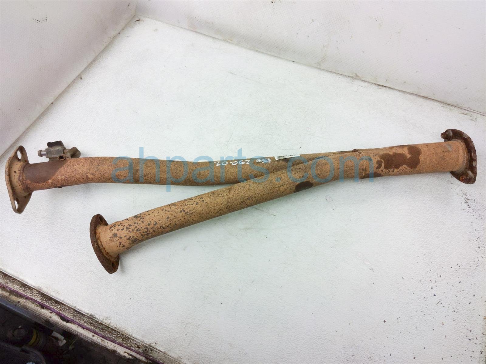 $50 Toyota CENTER EXHAUST PIPE $50 Toyota CENTER EXHAUST PIPE