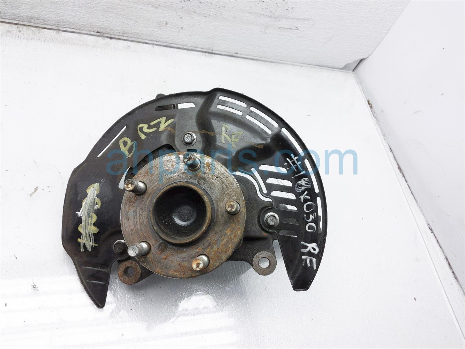 $49 Subaru FR/RH SPINDLE KNUCKLE HUB ASSY $49 Subaru FR/RH SPINDLE KNUCKLE HUB ASSY