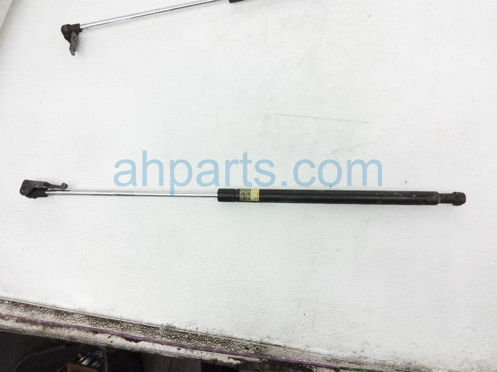 $19 Lexus LH HOOD LIFT STRUT $19 Lexus LH HOOD LIFT STRUT