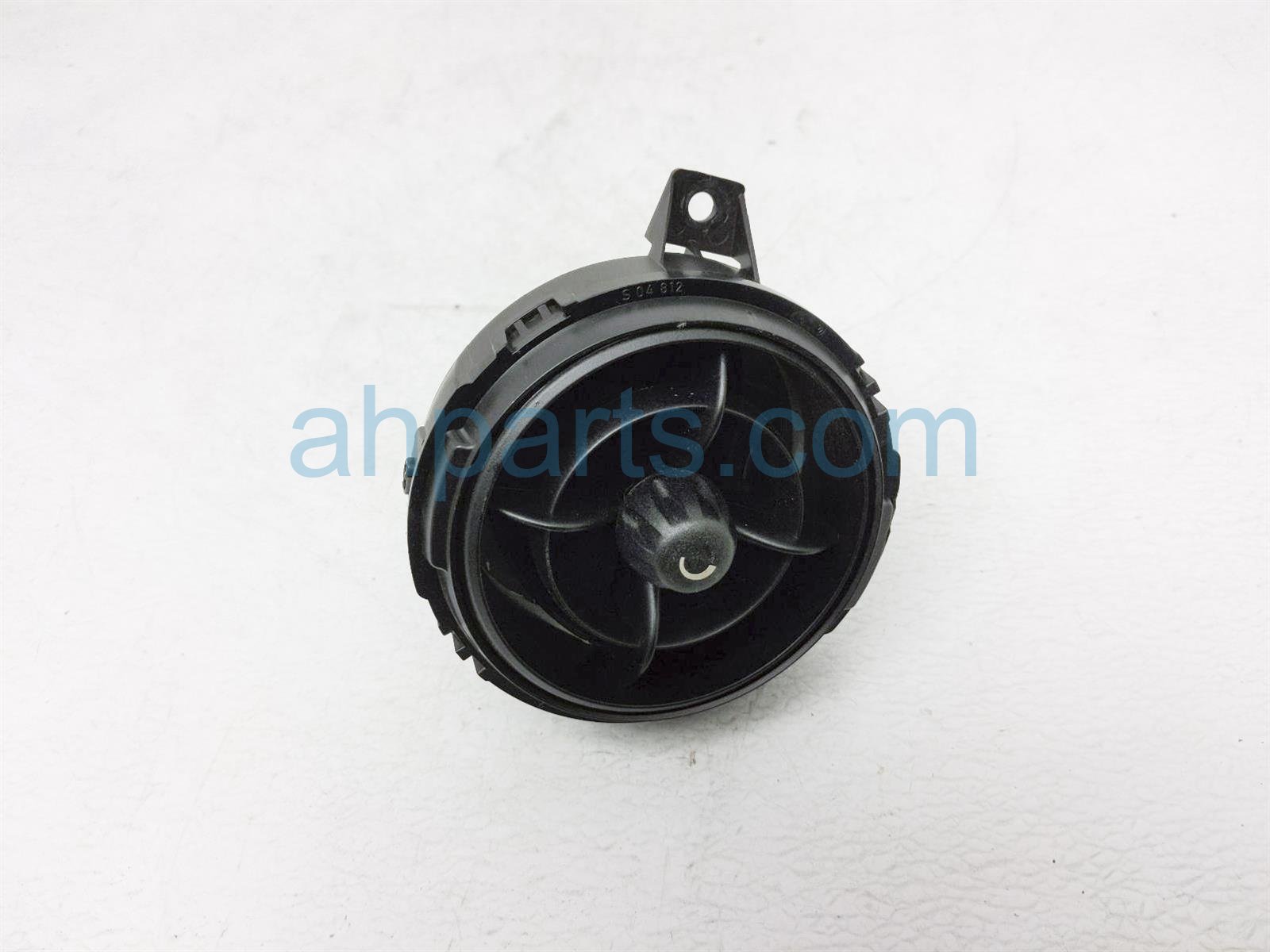 $15 BMW RH DASHBOARD AIR VENT OUTLET $15 BMW RH DASHBOARD AIR VENT OUTLET