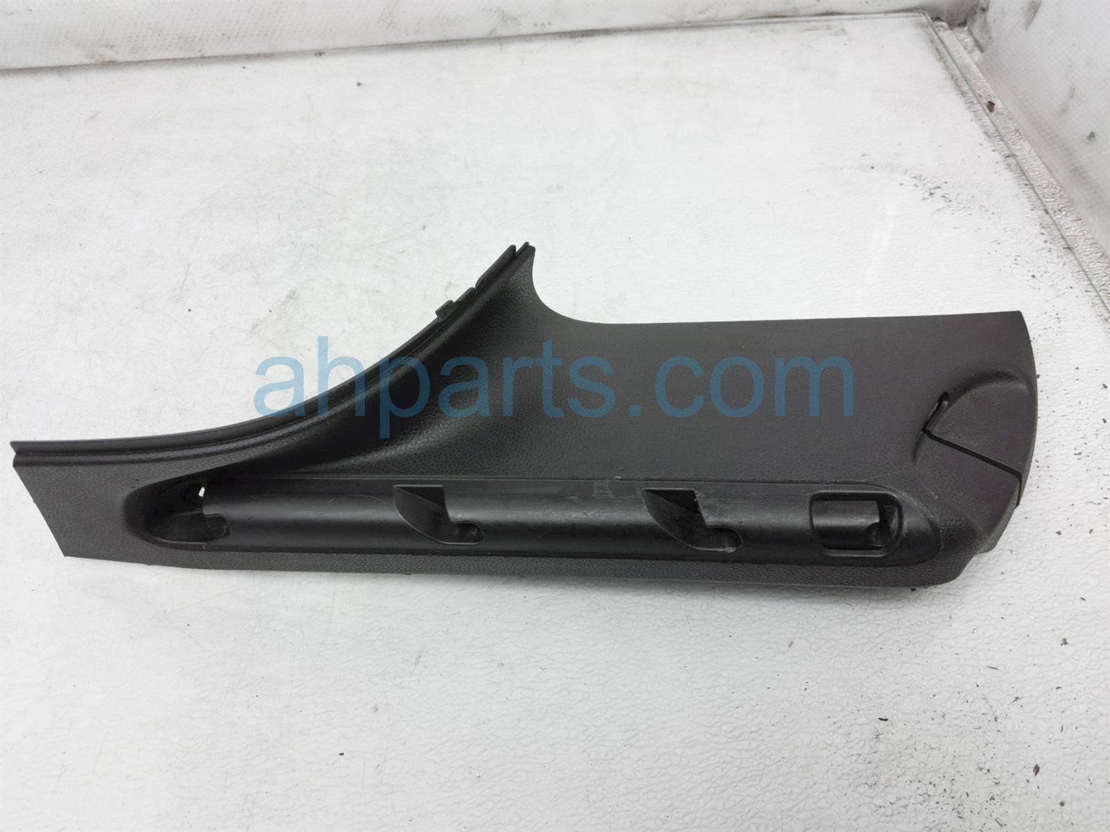 $15 BMW RR/RH SEAT BELT SIDE TRIM MOULDING $15 BMW RR/RH SEAT BELT SIDE TRIM MOULDING
