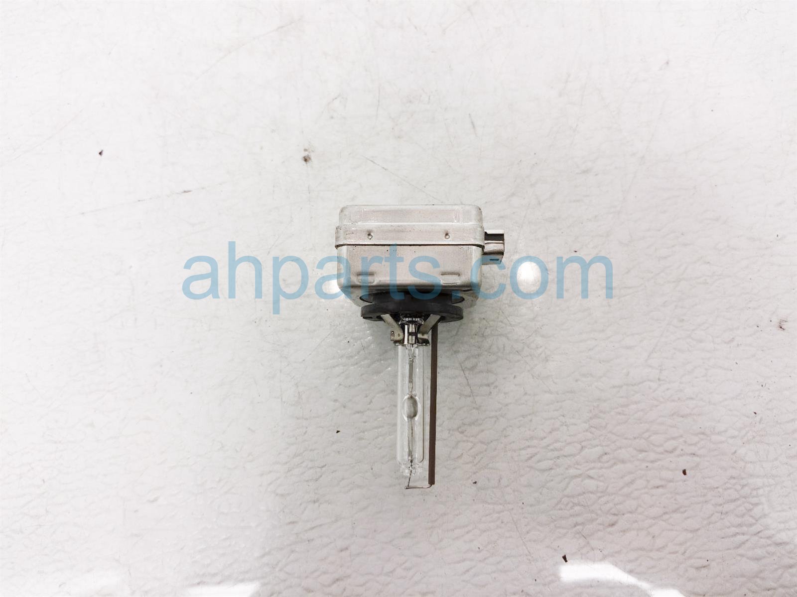 $20 BMW HEADLIGHT IGNITOR BULB - XENON $20 BMW HEADLIGHT IGNITOR BULB - XENON